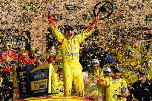 kansas2_nscs_logano__vl_100514